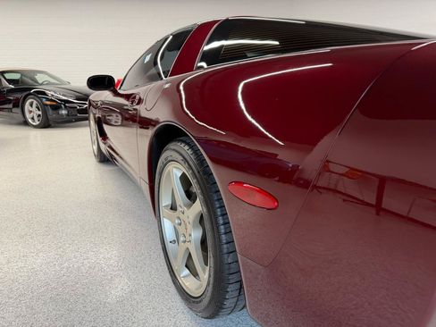 Used 2003 Chevrolet Corvette Coupe w/ Preferred Equipment Group RWD image 29