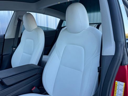 Used 2022 Tesla Model 3 image 40