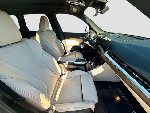 Used 2024 BMW X1 M35i w/ Premium Package image 32