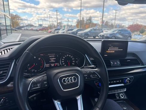 Used 2019 Audi Q5 2.0T Premium w/ Convenience Package image 23
