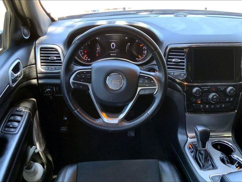 Certified 2022 Jeep Grand Cherokee Laredo X AWD/4WD image 5