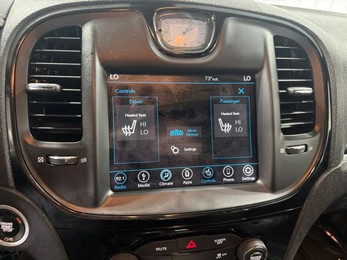 Used 2018 Chrysler 300 S AWD/4WD image 27
