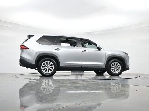 Used 2024 Toyota Grand Highlander XLE image 30