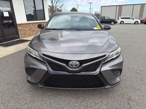 Used 2019 Toyota Camry SE image 10