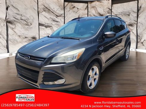 Used 2016 Ford Escape SE w/ Equipment Group 201A FWD image 2
