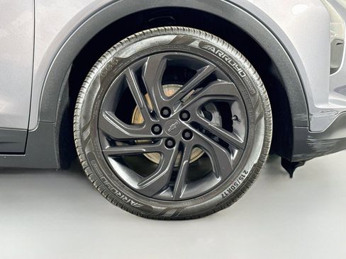 Used 2023 Chevrolet Bolt LT FWD image 39