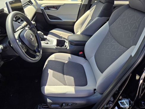 Used 2025 Toyota RAV4 XLE w/ Convenience Package image 15