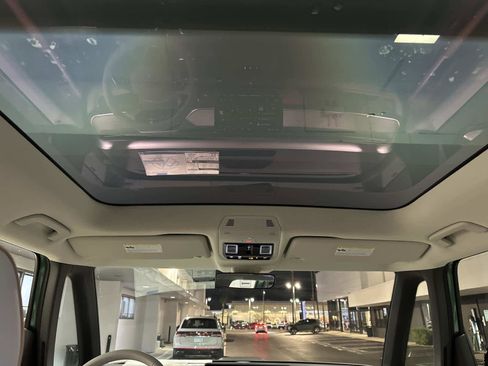 New 2025 Volkswagen ID. Buzz 1st Edition image 17