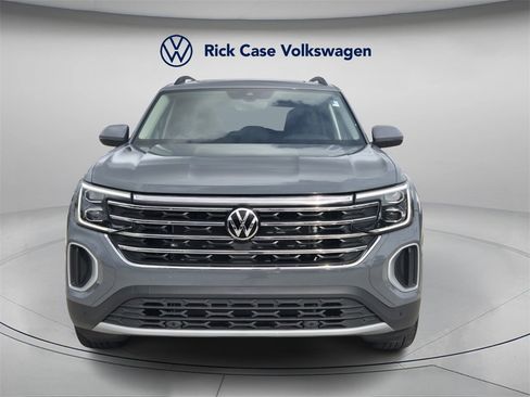 Certified 2025 Volkswagen Atlas SE w/ Panoramic Sunroof Package image 4