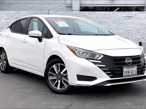 Used 2024 Nissan Versa SV image 12