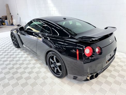 Used 2013 Nissan GT-R Premium image 39