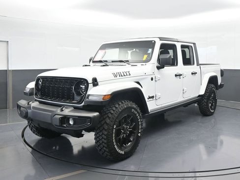 Used 2024 Jeep Gladiator Sport image 2