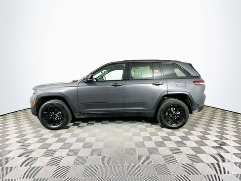 Certified 2024 Jeep Grand Cherokee Altitude image 7