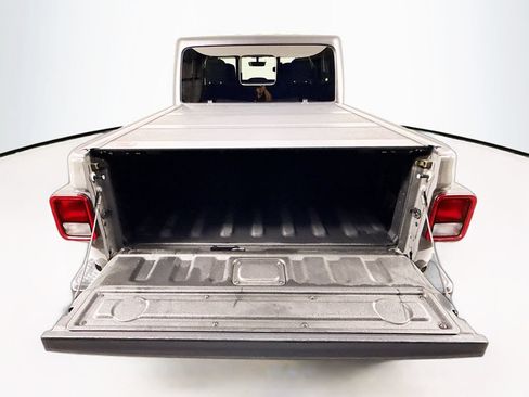 Used 2023 Jeep Gladiator Mojave w/ Trailer Tow Package AWD/4WD image 28