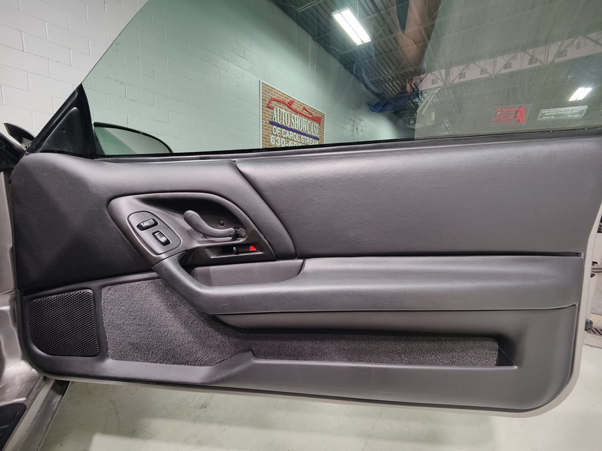 Used 2002 Chevrolet Camaro Z28 RWD image 13