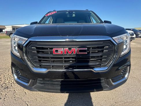 Used 2023 GMC Terrain SLE w/ Driver Convenience Package FWD image 10