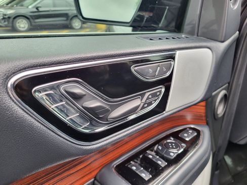 Used 2024 Lincoln Navigator Reserve AWD/4WD image 22