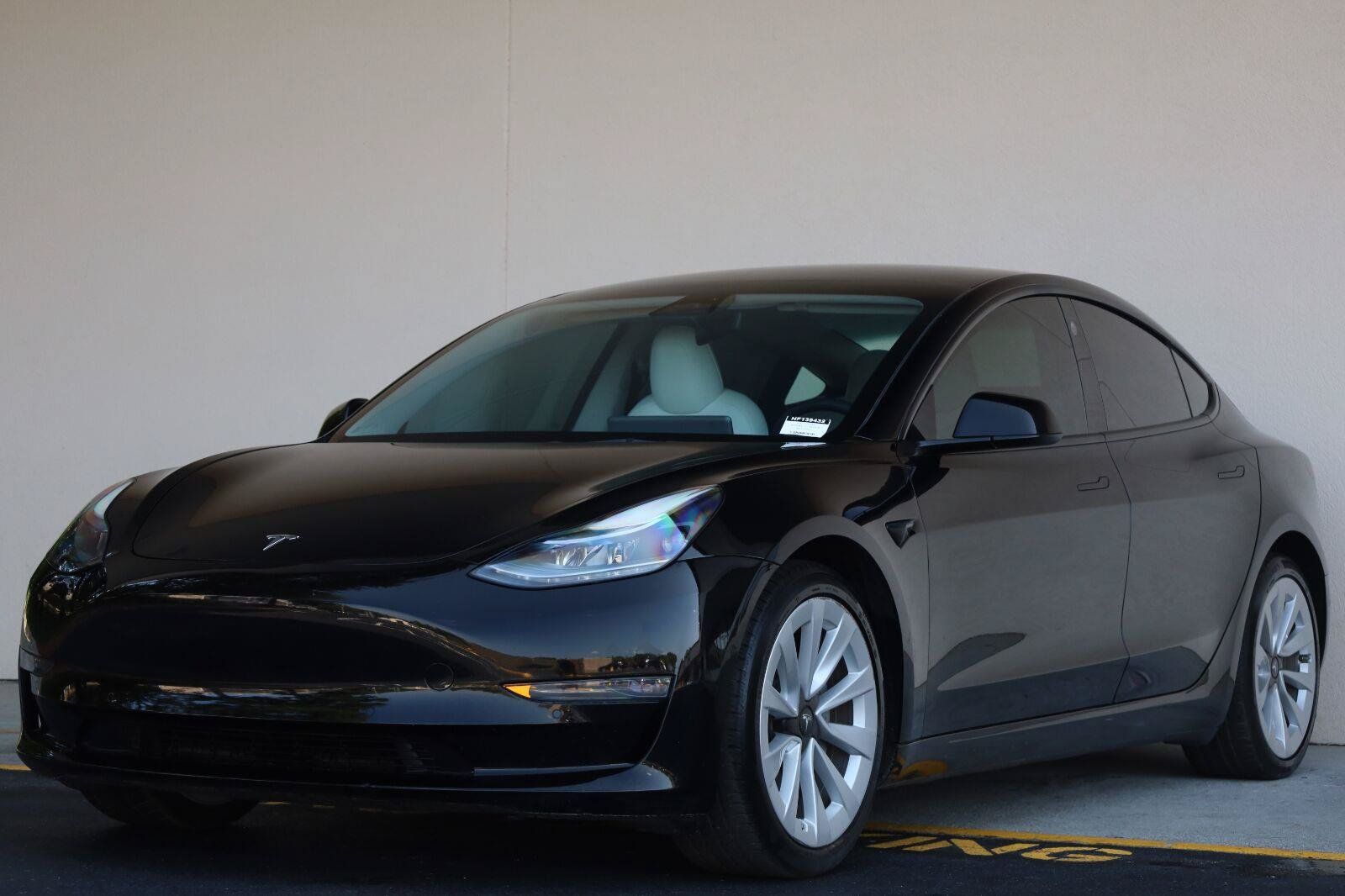 Used 2022 Tesla Model 3 Long Range AWD/4WD image 5