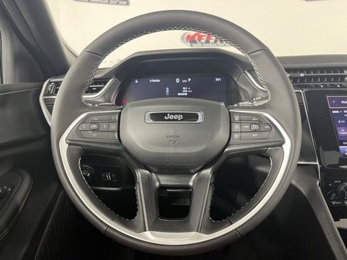 New 2025 Jeep Grand Cherokee Laredo image 14