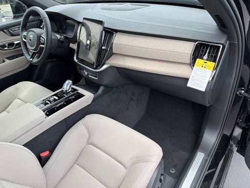 New 2026 Volvo XC90 T8 Plus AWD/4WD image 22