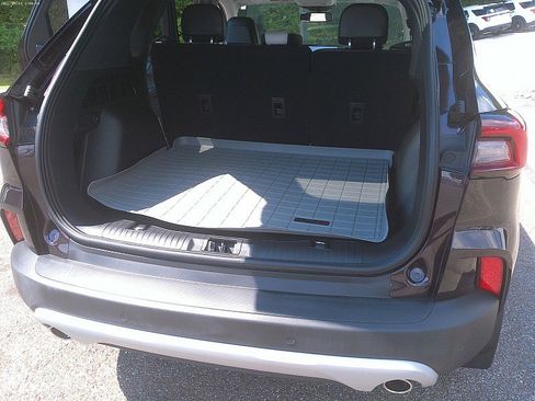 Used 2023 Ford Escape Platinum w/ Premium Technology Package image 18