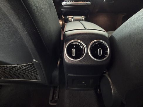 Used 2022 Mercedes-Benz CLA 250 image 27