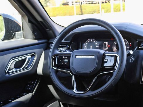 New 2026 Land Rover Range Rover Velar Dynamic SE image 23