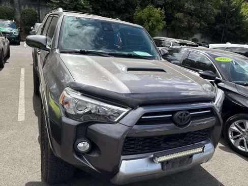 Used 2020 Toyota 4Runner TRD Off-Road AWD/4WD image 38
