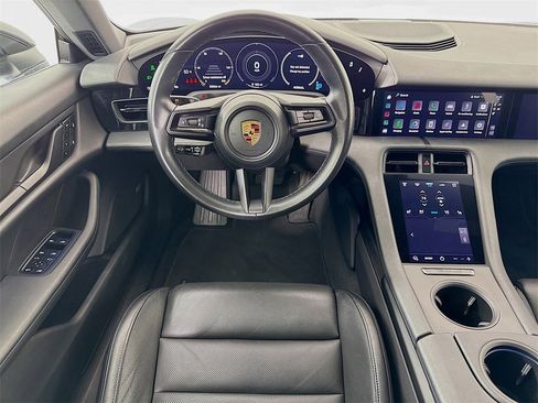 Used 2022 Porsche Taycan image 25
