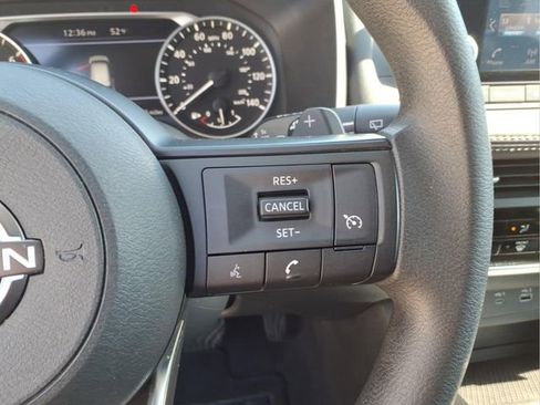 Used 2023 Nissan Rogue S image 17