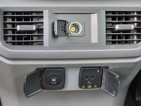 Certified 2025 Ford F150 Lariat w/ Equipment Group 501A Mid AWD/4WD image 18