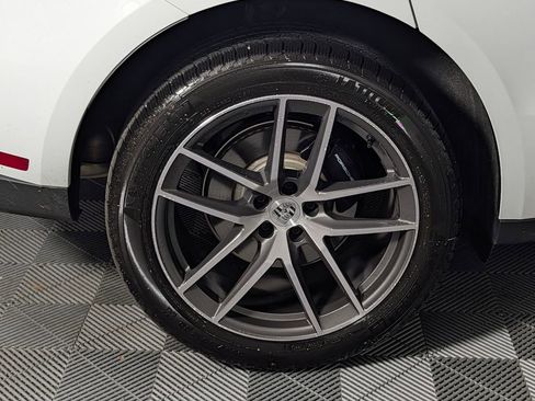 Certified 2026 Porsche Macan AWD/4WD image 13