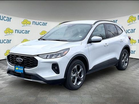 Used 2025 Ford Escape ST-Line Select AWD/4WD image 3