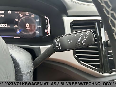 Used 2023 Volkswagen Atlas SE image 22