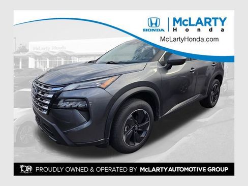 Used 2024 Nissan Rogue SV image 1