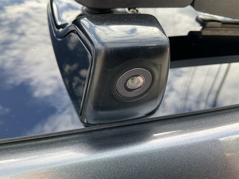 Used 2017 Kia Niro LX FWD image 10
