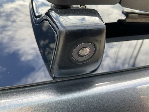Used 2017 Kia Niro LX FWD image 10