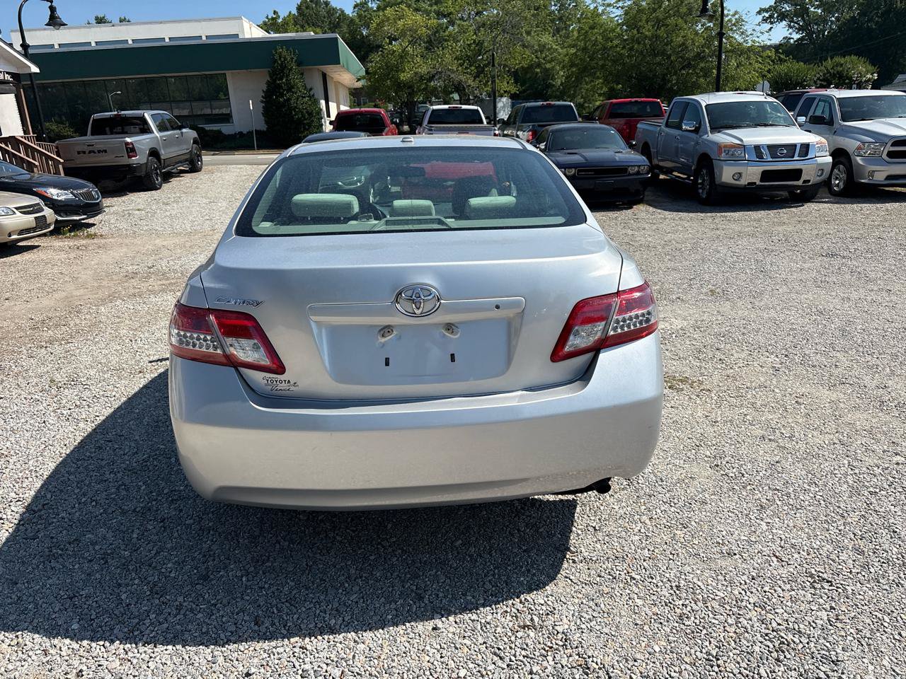 Used 2010 Toyota Camry FWD image 11