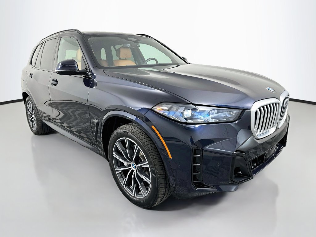 Used 2026 BMW X5 sDrive40i w/ M Sport Package RWD image 3