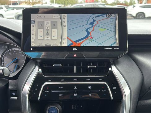 Used 2021 Toyota Venza XLE w/ Softex Package image 18