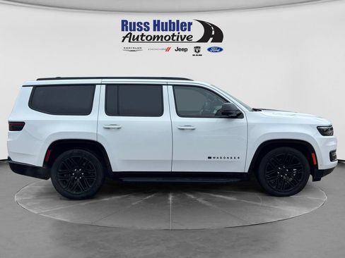 Used 2024 Jeep Wagoneer Series II w/ Convenience Group I AWD/4WD image 8