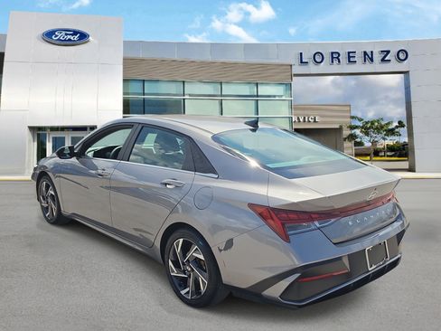 Used 2024 Hyundai Elantra SEL w/ Convenience Package FWD image 6