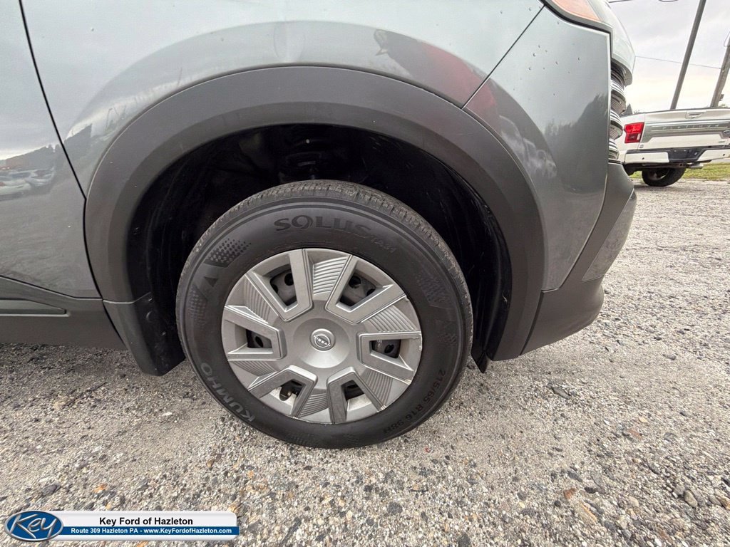 Used 2025 Nissan Kicks S AWD/4WD image 12