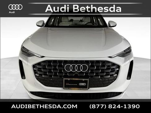 Certified 2025 Audi Q5 2.0T Premium Plus w/ Premium Plus image 2