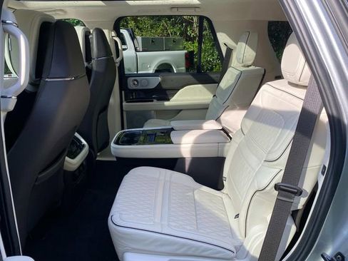 Certified 2024 Lincoln Navigator Black Label AWD/4WD image 9