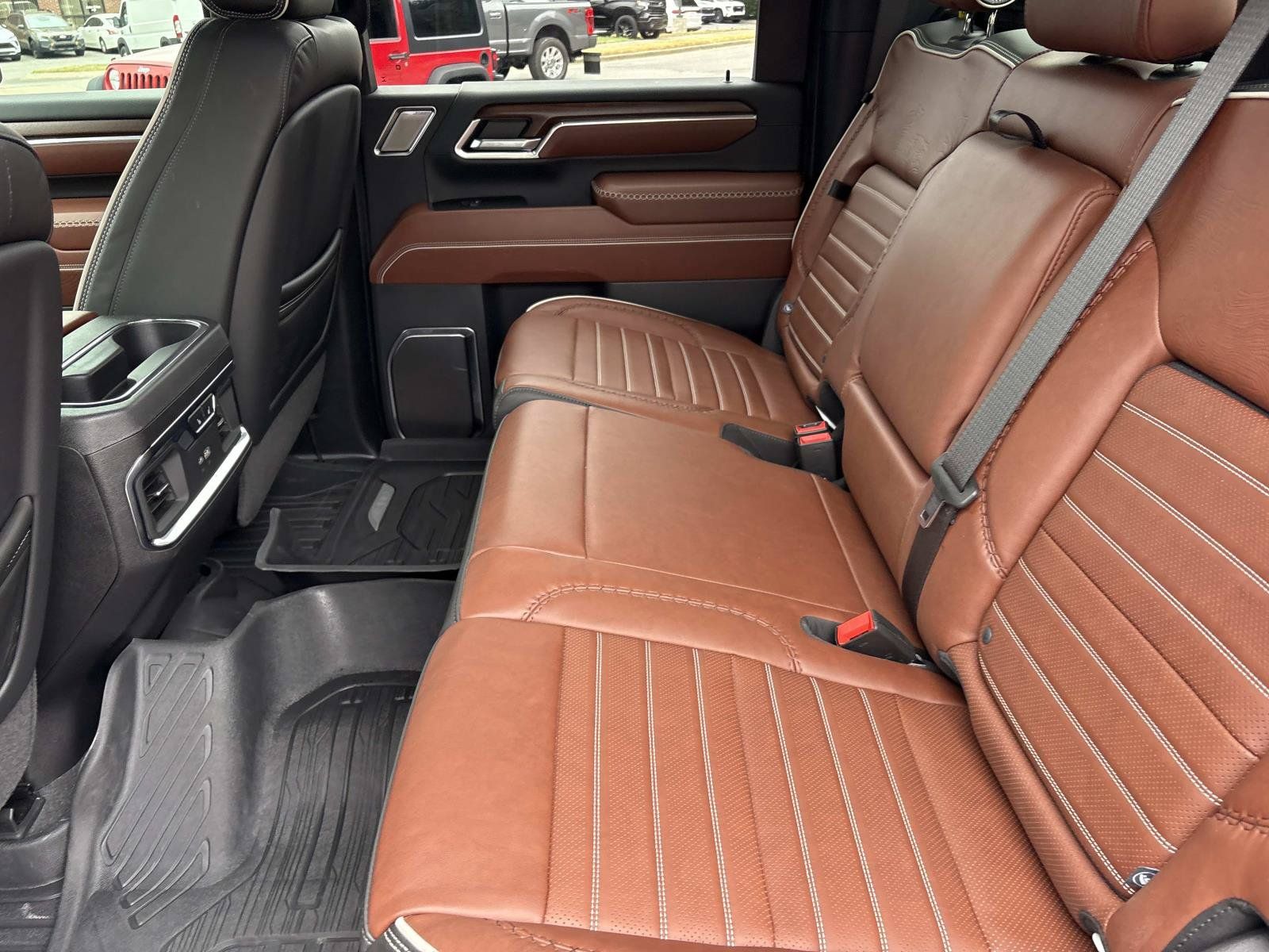 Used 2025 GMC Sierra 2500 Denali Ultimate AWD/4WD image 32