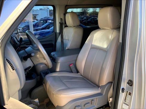 Used 2016 Nissan NV 3500 SL image 7