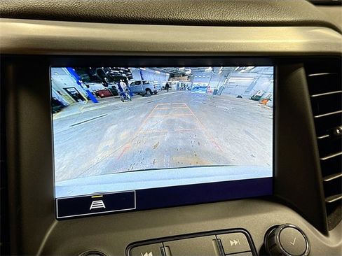 Used 2022 GMC Acadia SLT w/ Preferred Package image 16