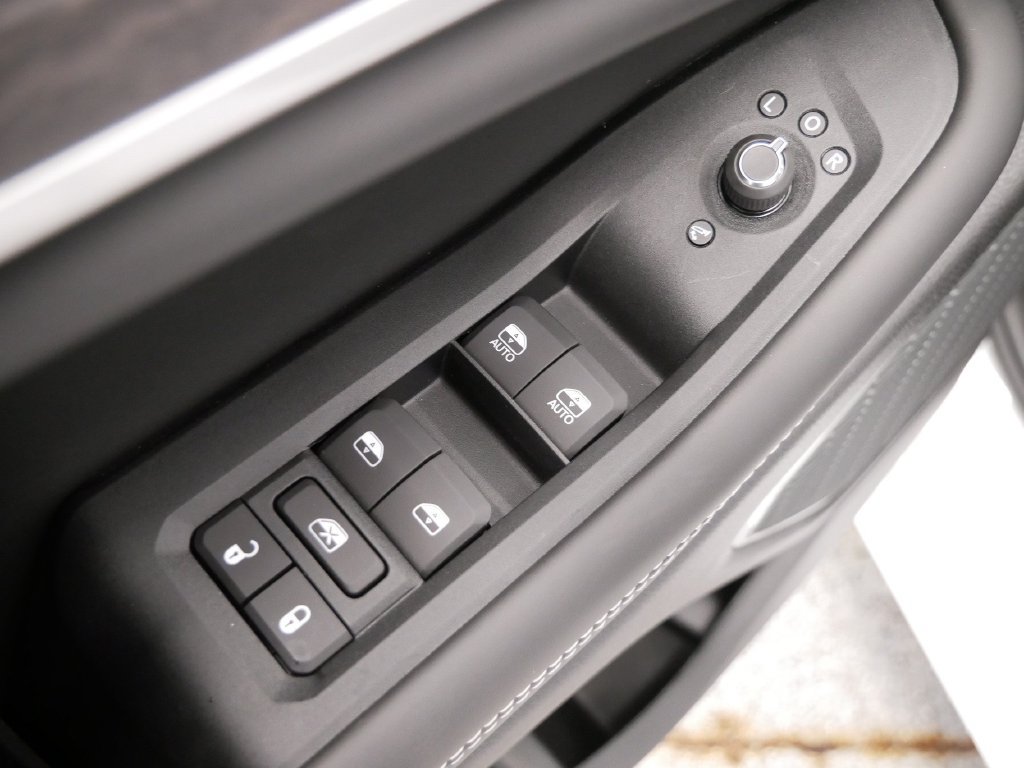 New 2027 Jeep Grand Cherokee Limited AWD/4WD image 18