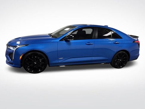 Used 2024 Cadillac CT4 V w/ LPO, ONYX Package image 9